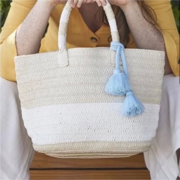 🤍New with dust bag gorgeous hand made straw purse by ALTRU - Picture 2 of 8